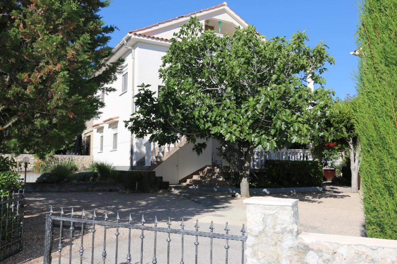 Apartments Nadenic Šilo 外观 照片